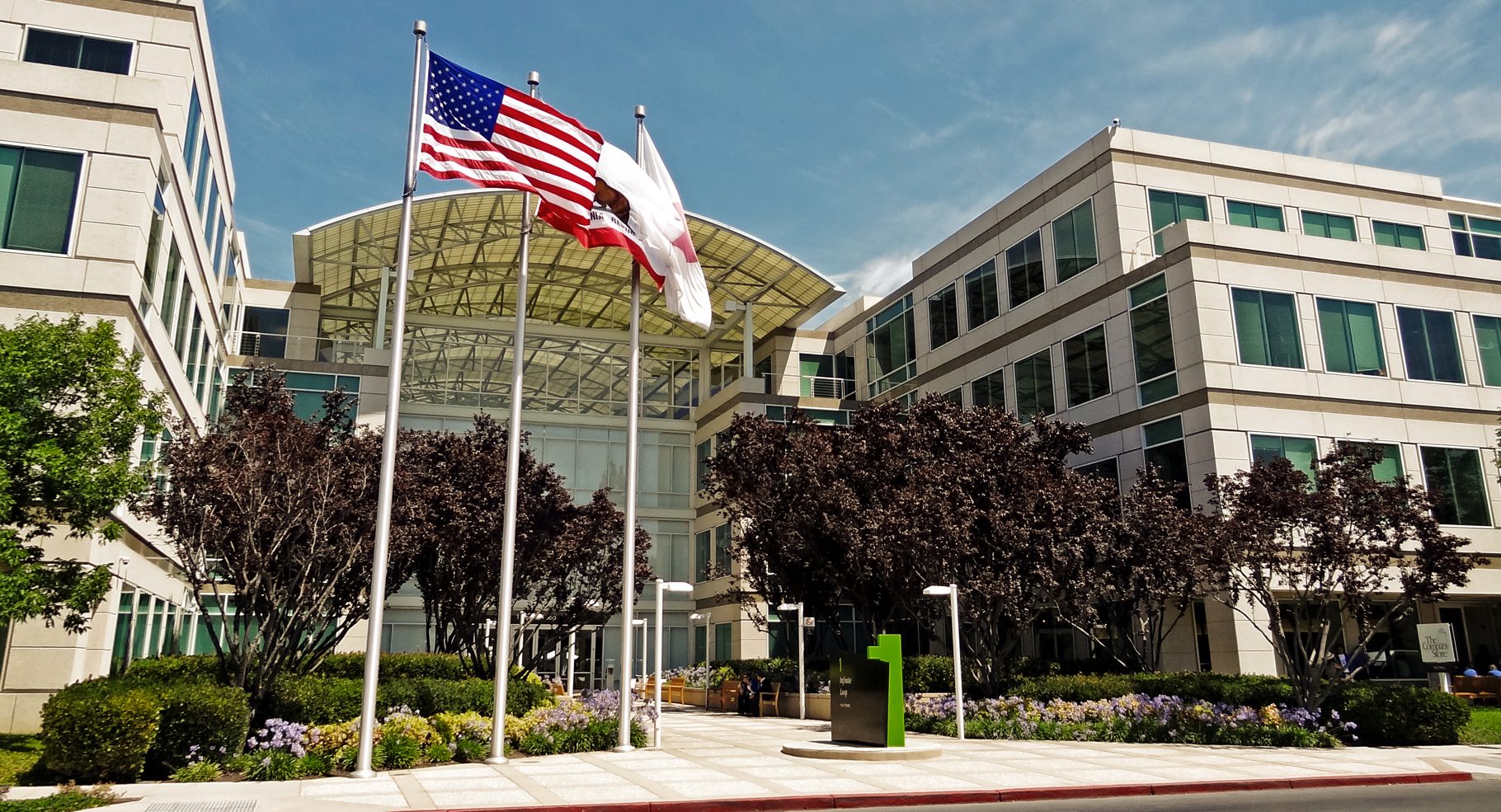 Apple-headquarters-One-Infinite-Loop-Cupertino-1