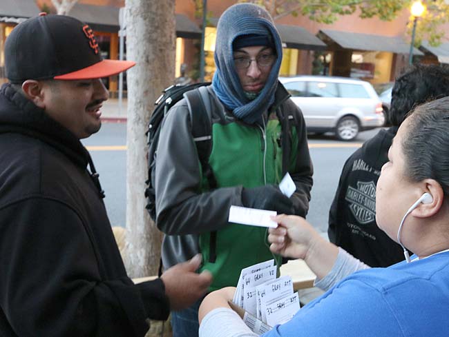 iphone-line-reservation