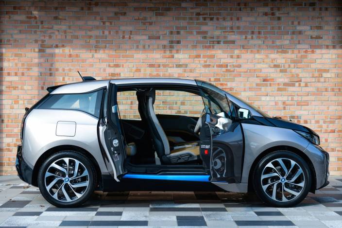 BMW i3-Apple