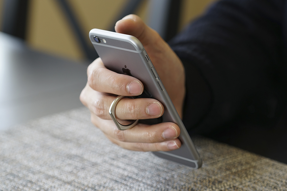 spigen_stylering_hold_main