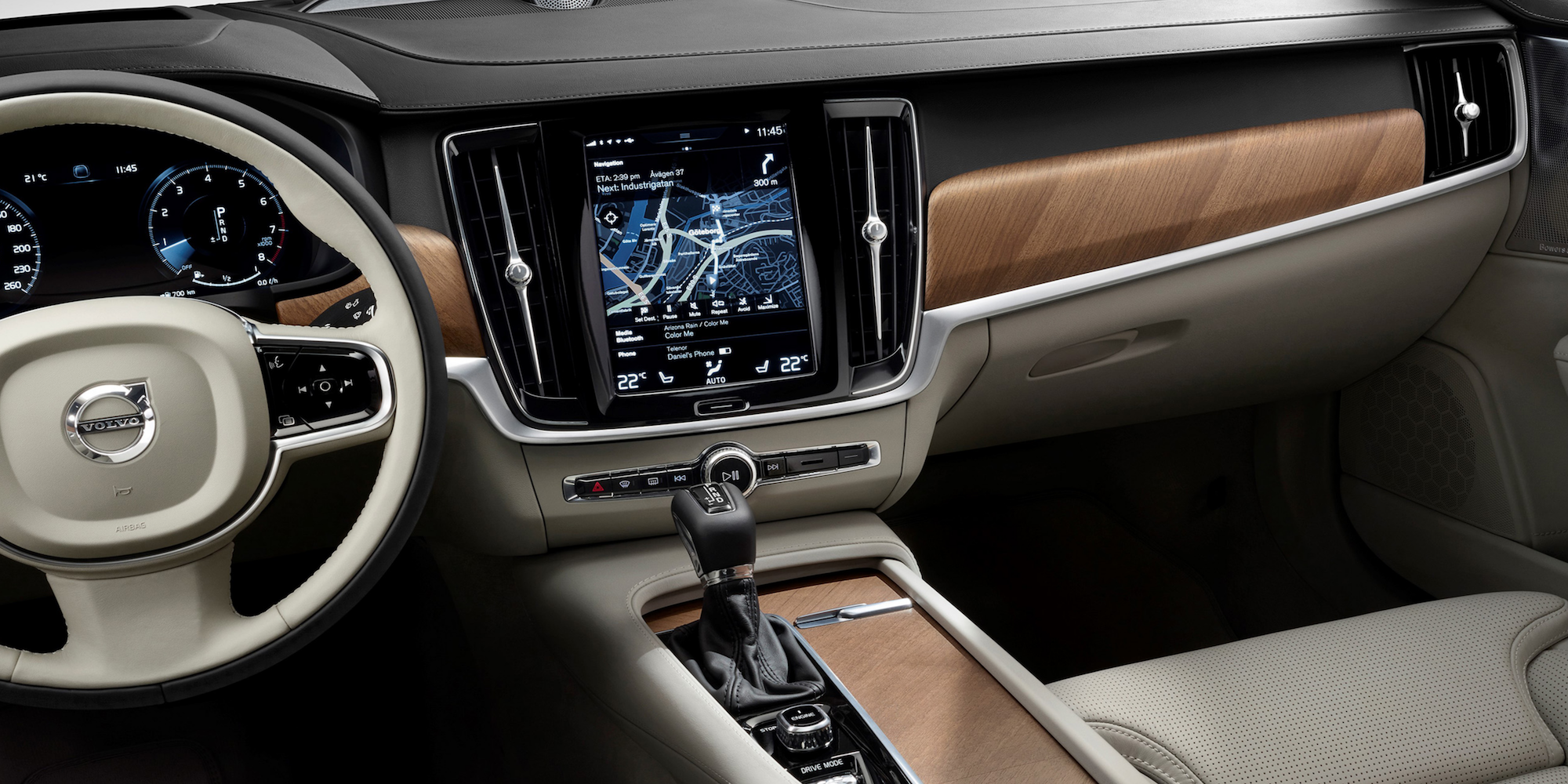 Volvo-CarPlay-V90-Estate