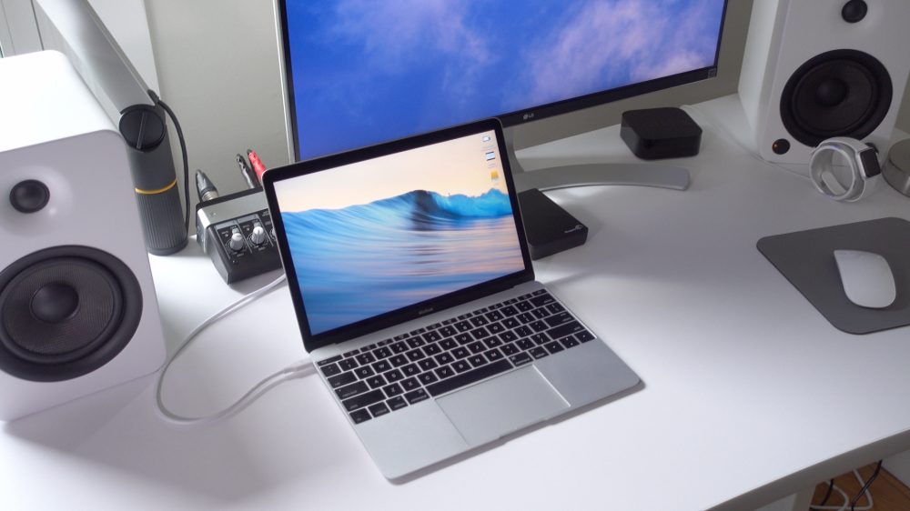 LG 4K MacBook