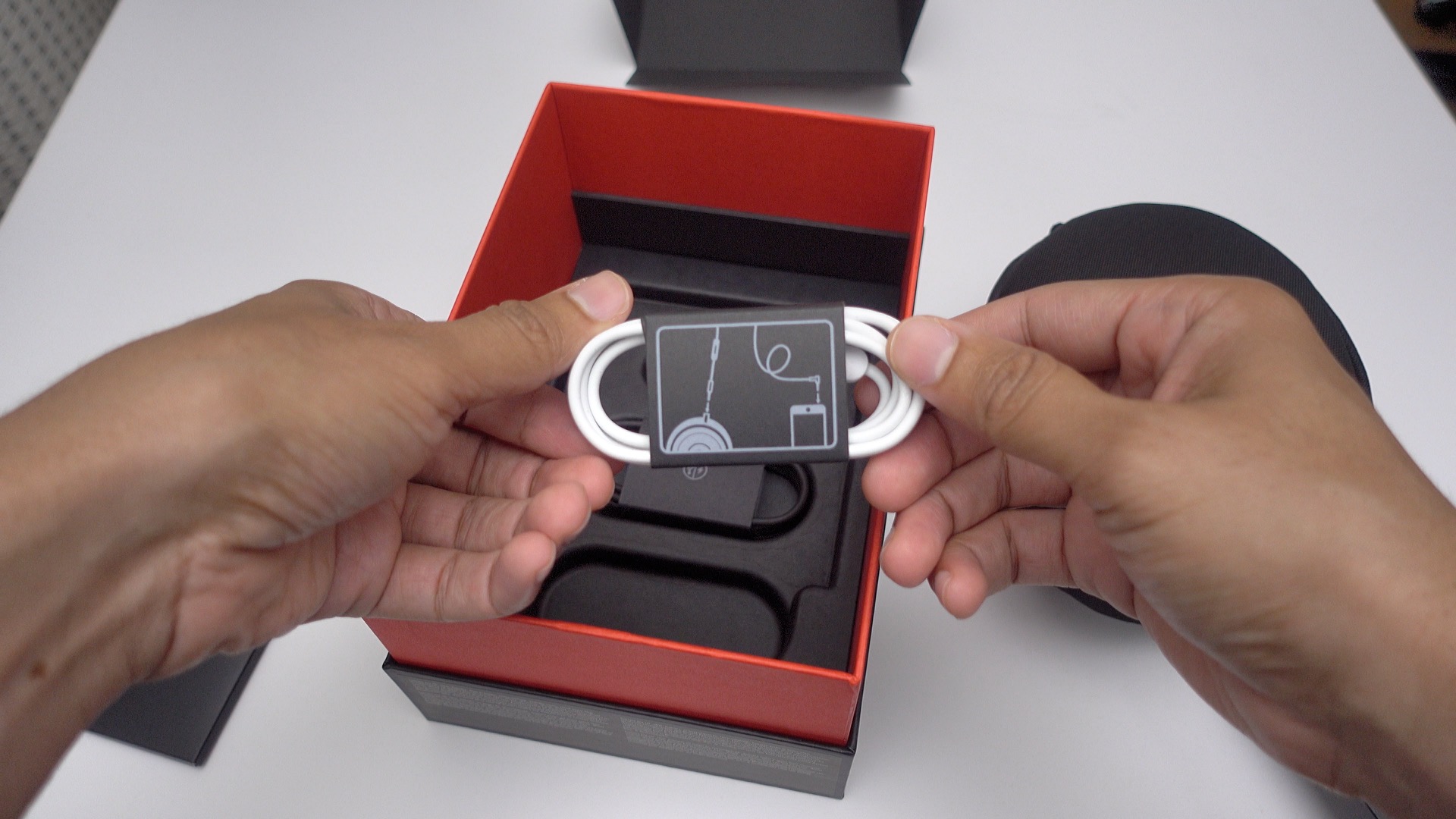 beats-solo3-remotetalk-cable