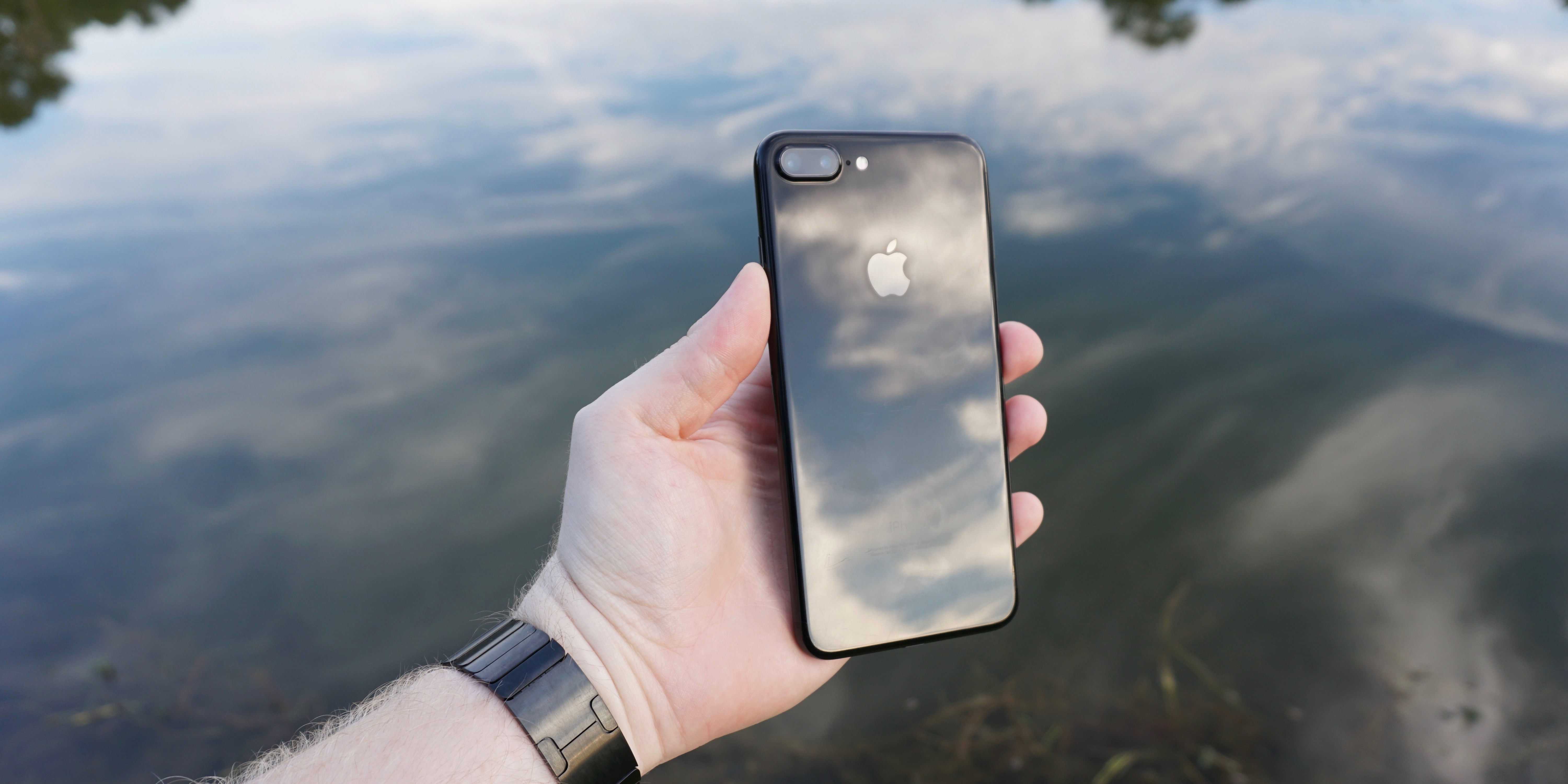 iphone-7-plus-jet-black-4