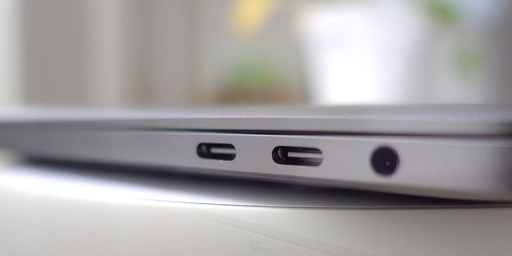 macbook-pro-4-thunderbolt-ports