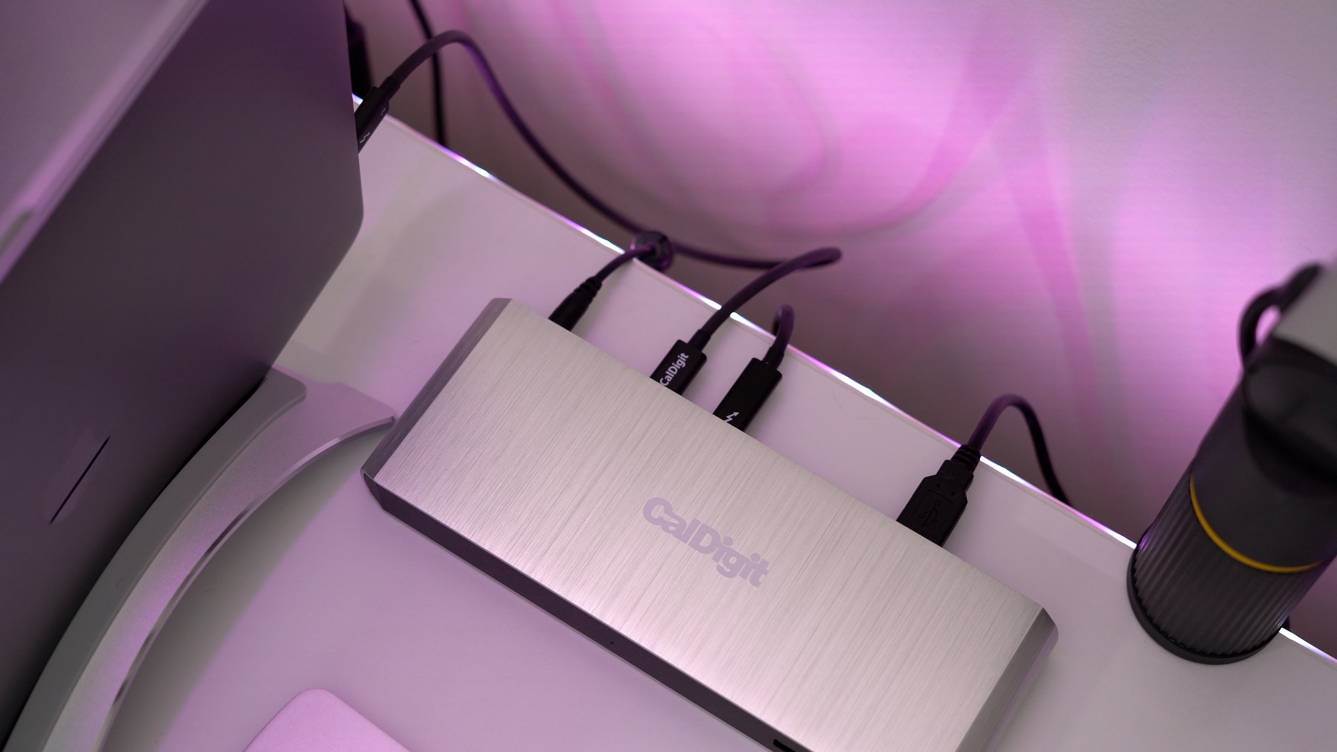 caldigit-ts3-lite-on-desk