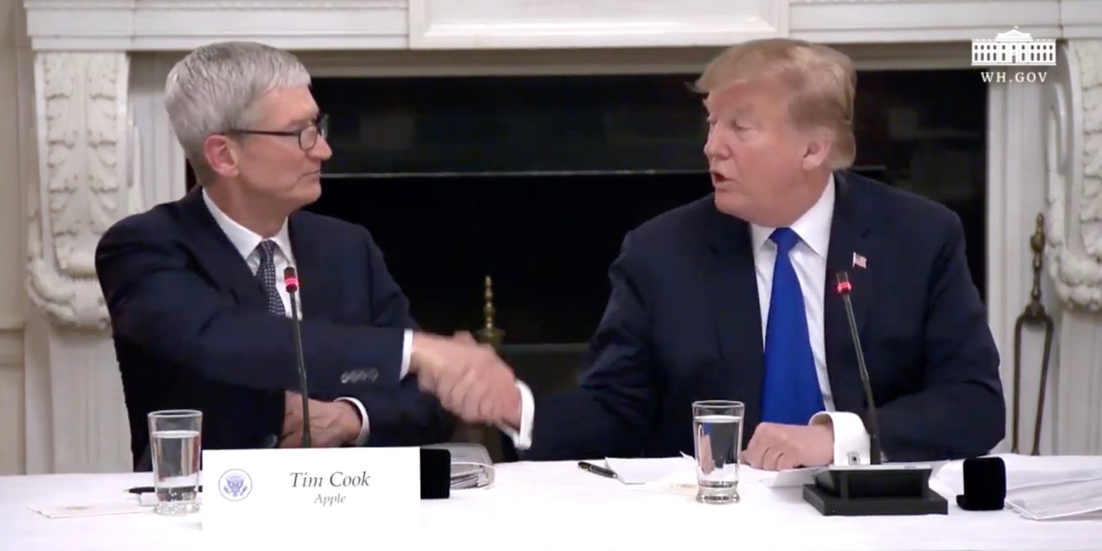 Tim Cook Trump