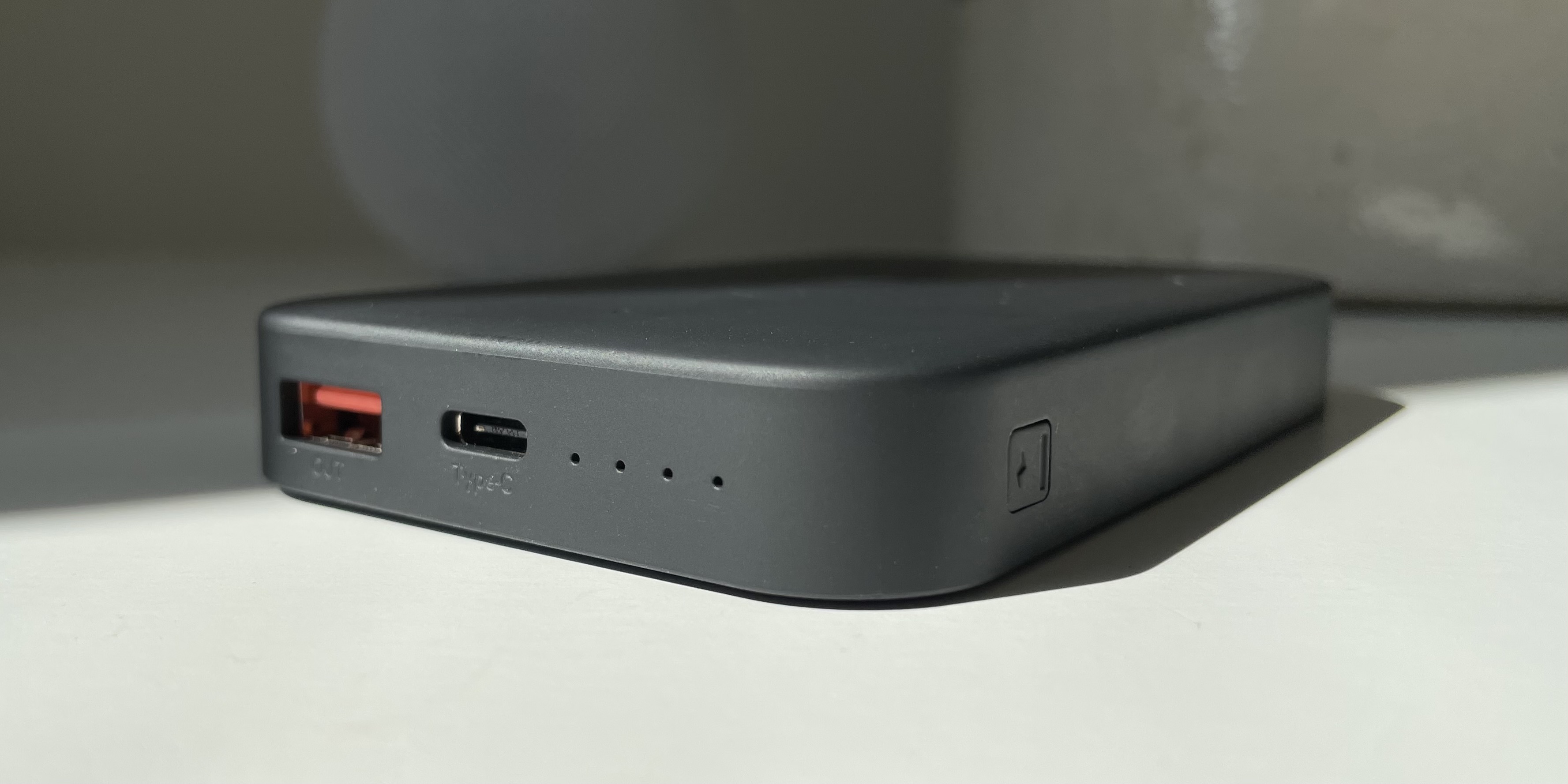 Charge Fast Power Pack Air MagSafe iPhone 12 portable battery