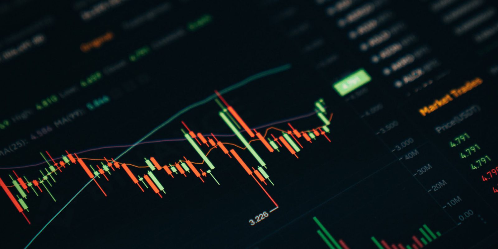 AAPL stock still falling but record quarter expected