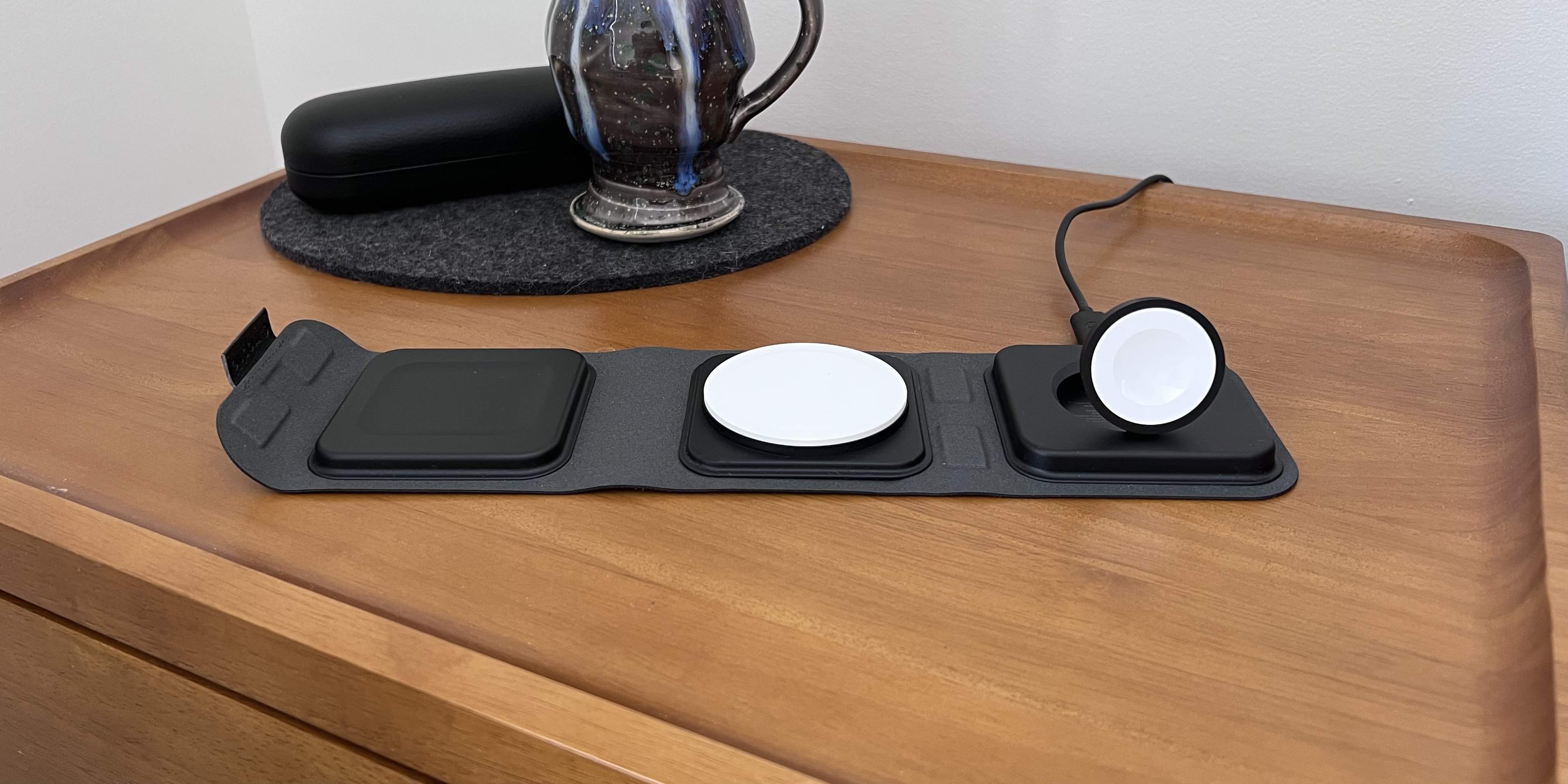 Best iPhone travel charger - mophie 3-in-1 - unfolded