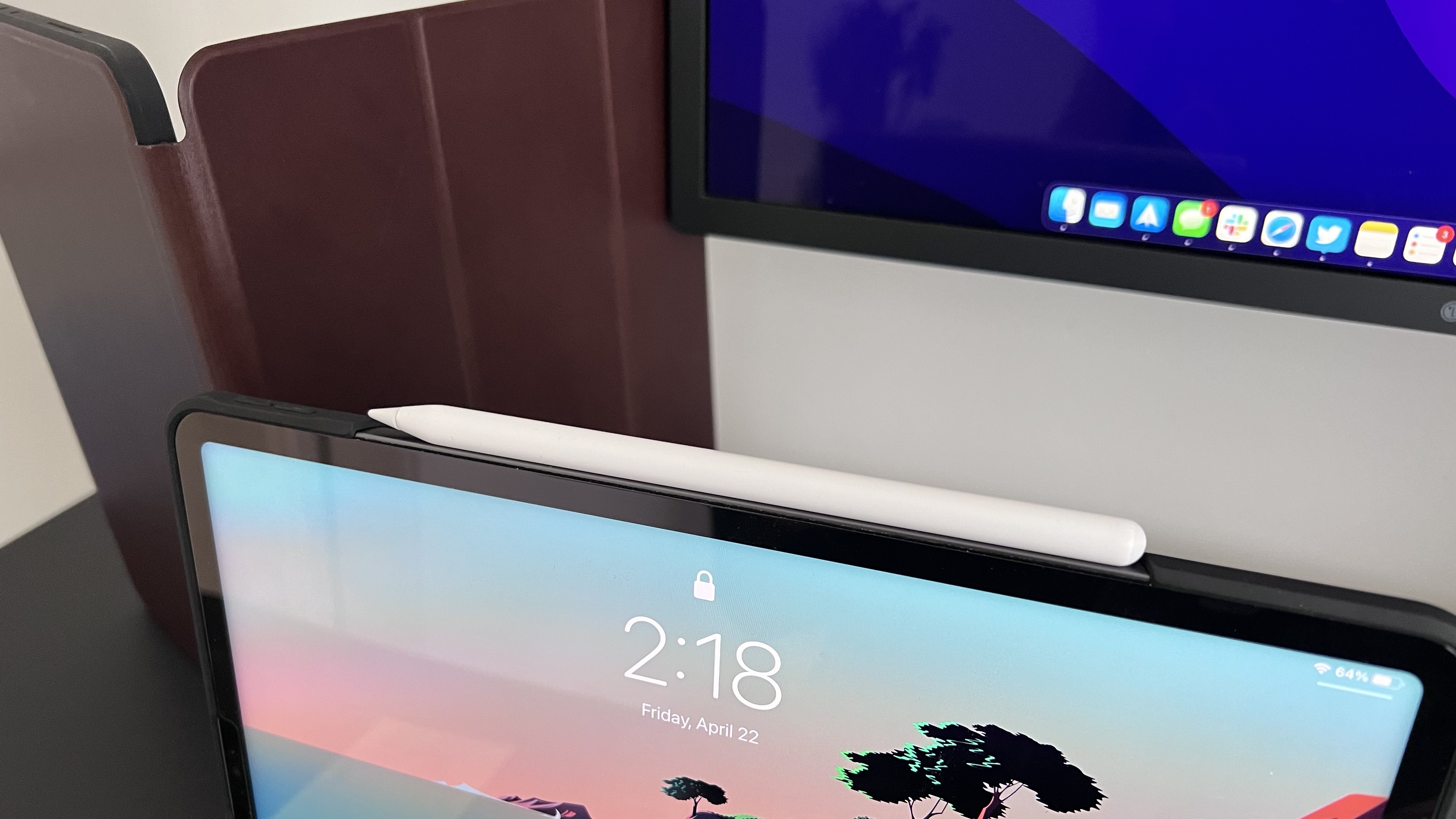 Modern iPad leather case Nomad 2