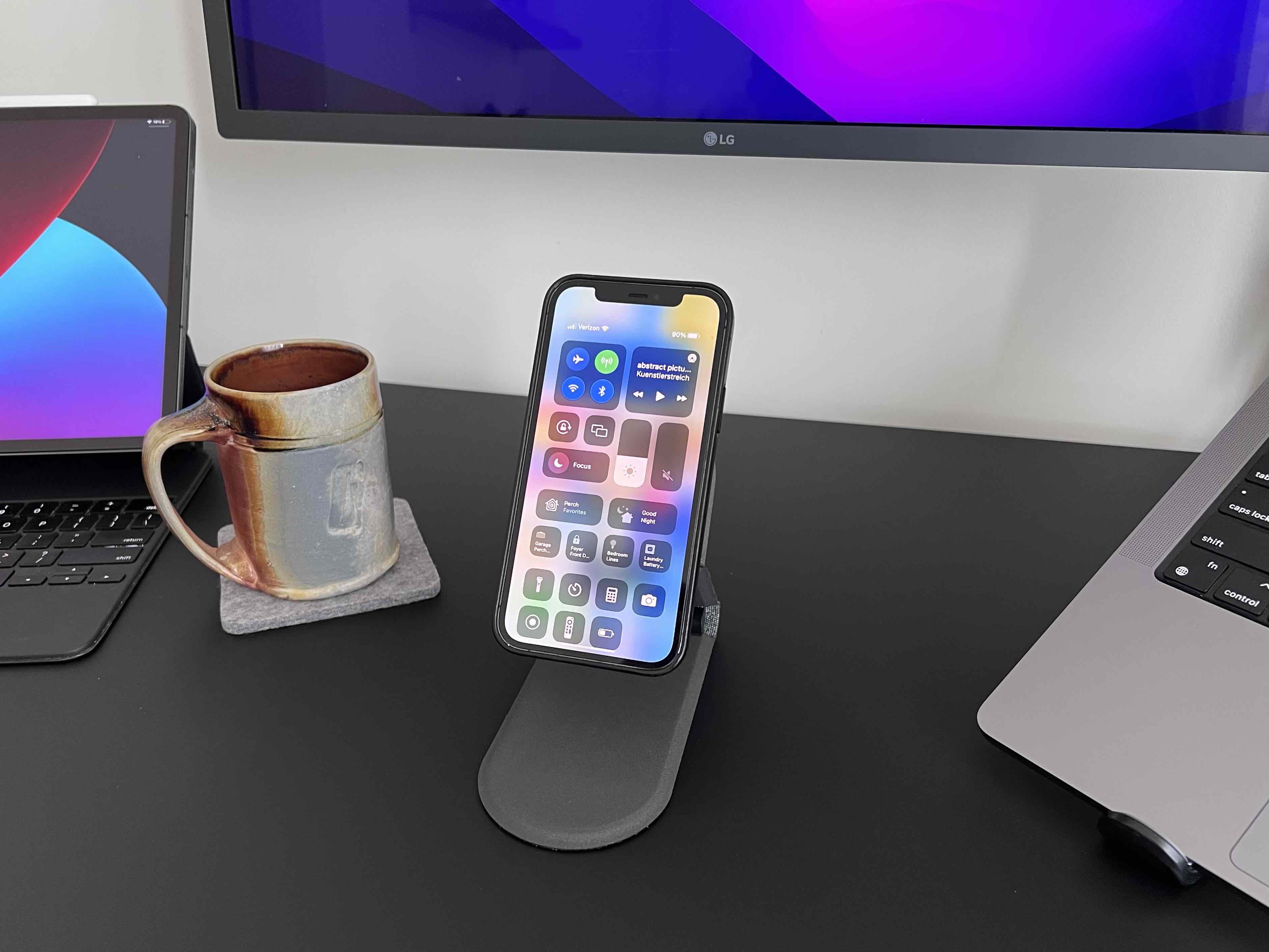 mophie magnetic portable display desk