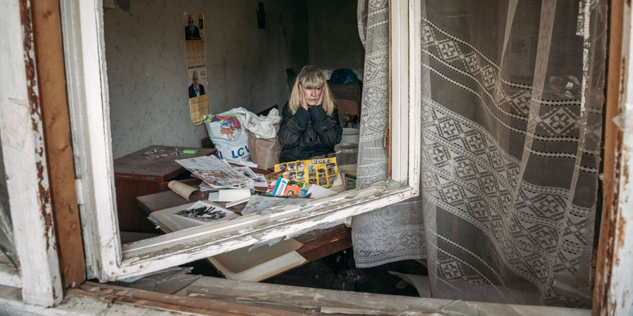 Diia app | Woman in ruined apartment