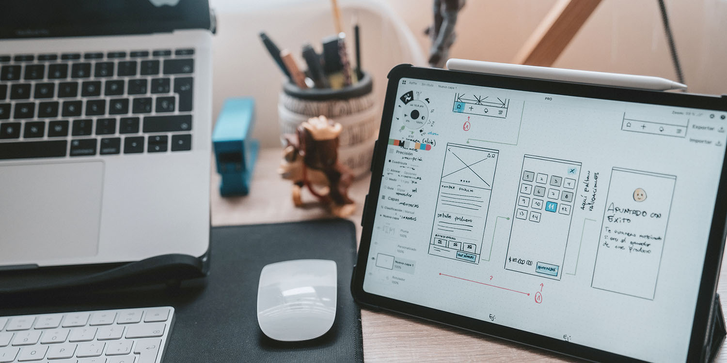 Apple tax-free | Desk with Mac, iPad, and Apple accessories