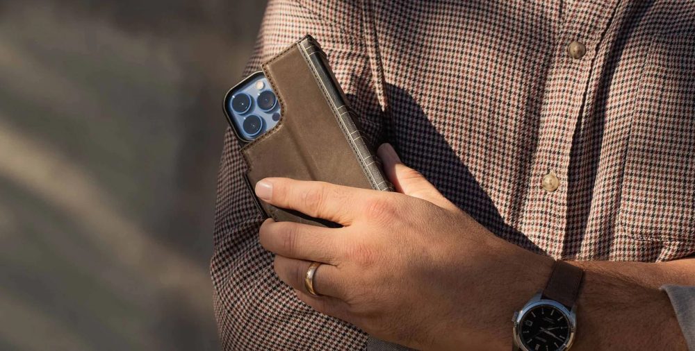 Twelve South iPhone 14 case