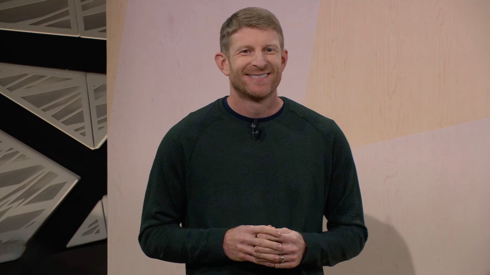 Google takes shots at Apple on stage