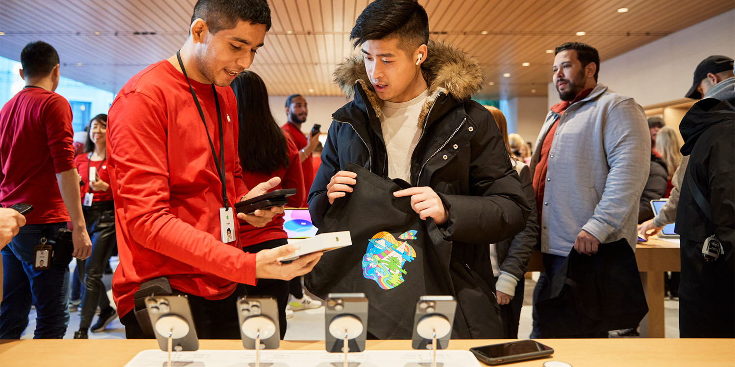 Union busting lawsuit | Apple Store staff