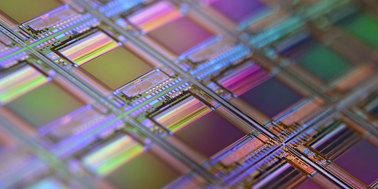 Apple will use US chips | Close-up of silicon wafer