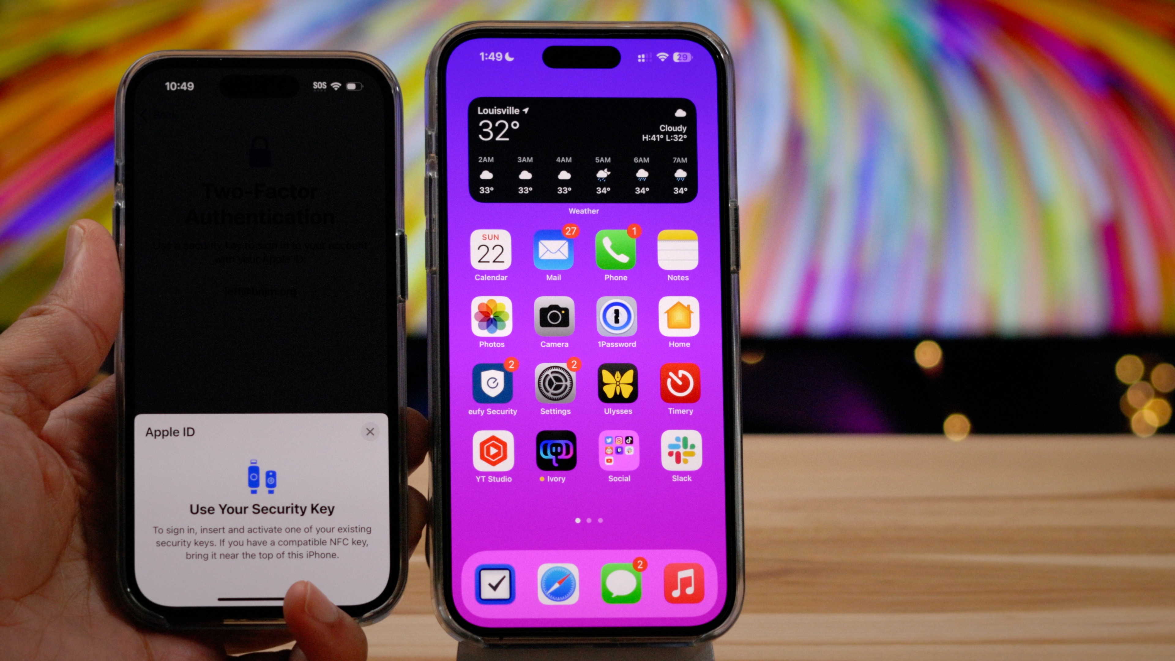 The 'Use Your Security Key' prompt that appears on iOS 16.3 when requesting the user to authenticate with keys via USB or NFC.