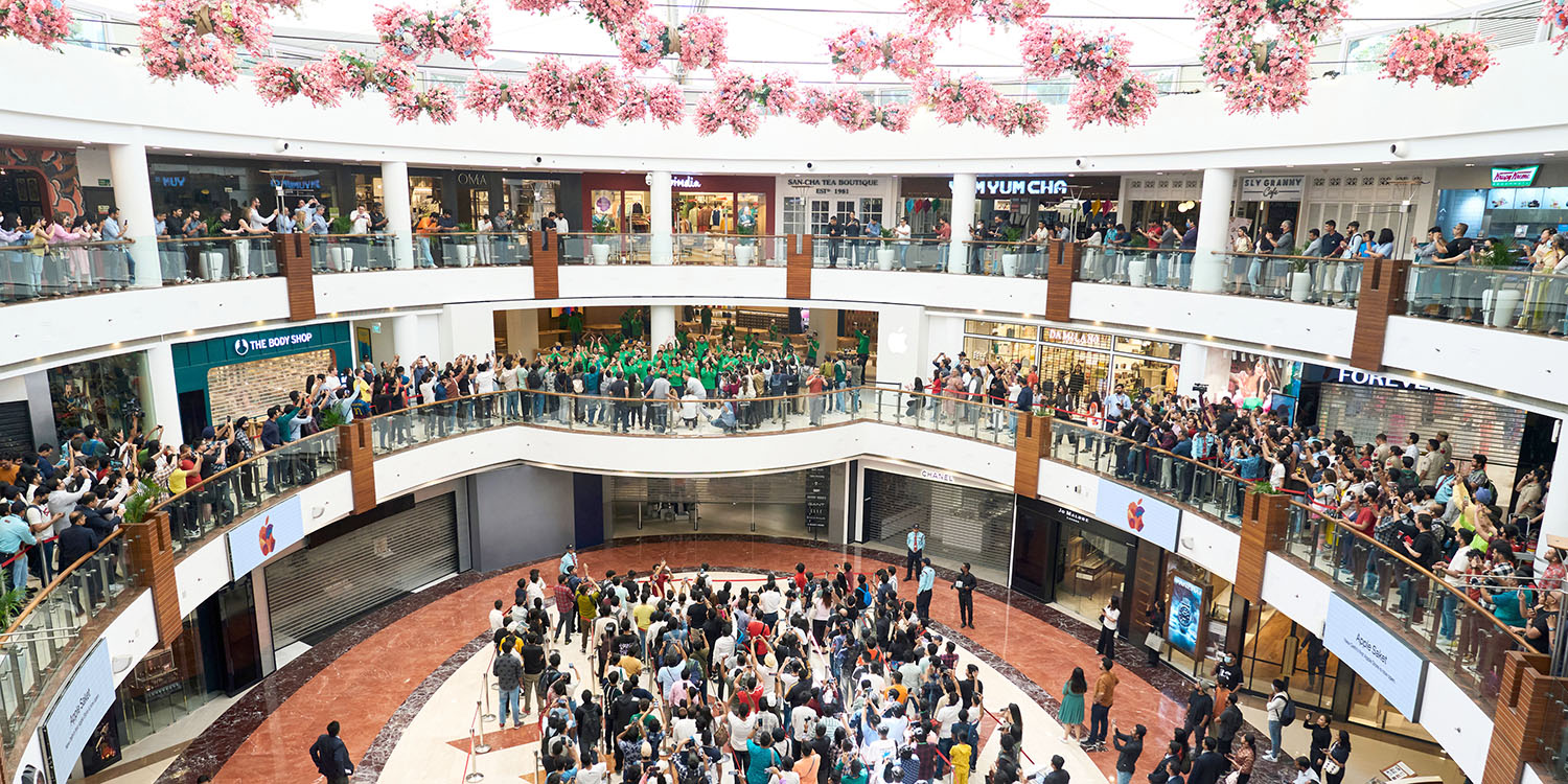 Apple Saket store opening