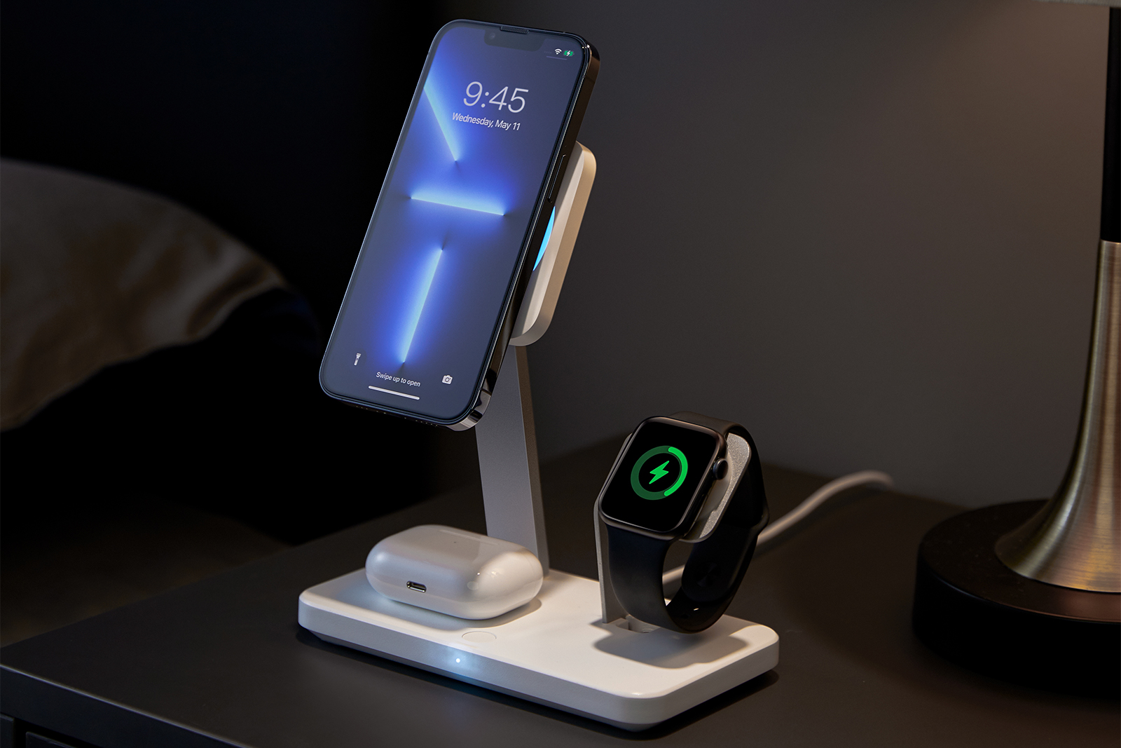 ESR HaloLock Charger with CryoBoost