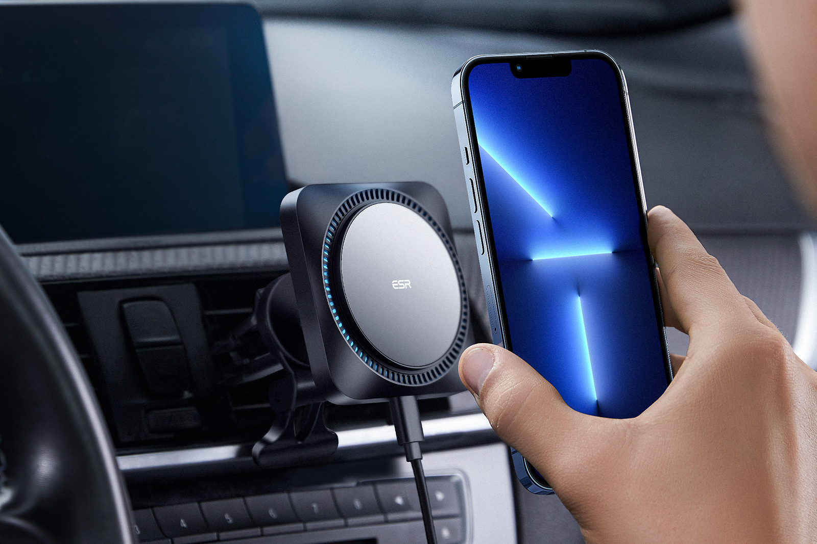 ESR HaloLock Charger with CryoBoost