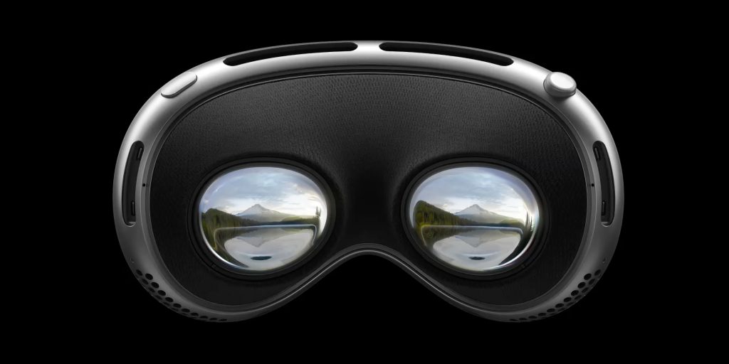 Apple Vision Pro Displays