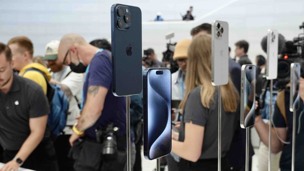 iPhone 15 Pro colors