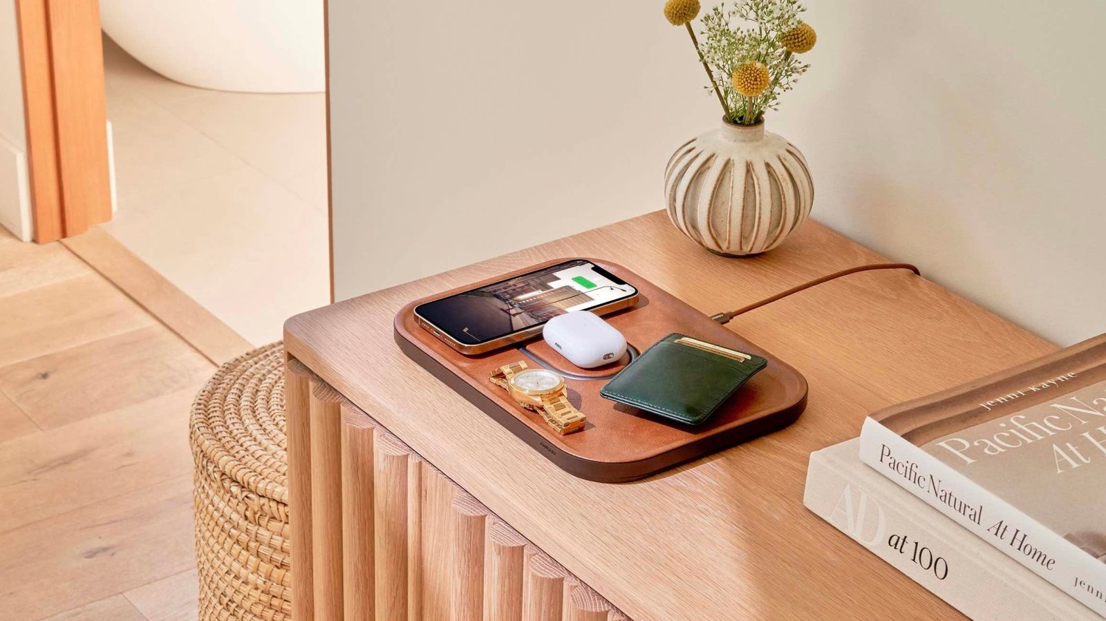 Courant MAG:3 MagSafe leather tray