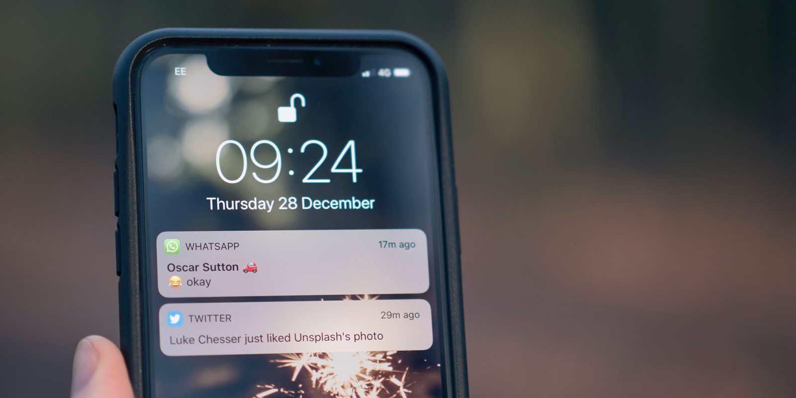 Push notification spying | Notifications on iPhone lockscreen
