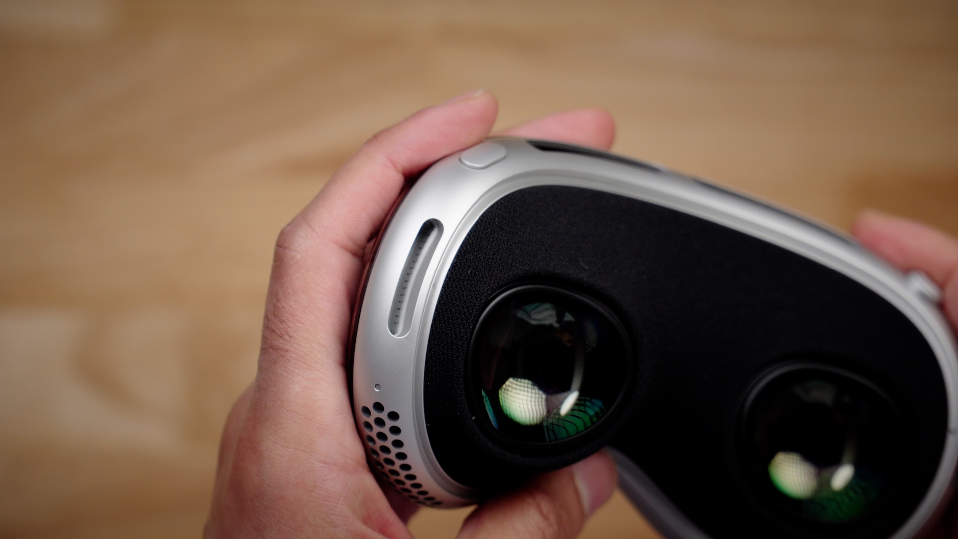 Apple Vision Pro left socket for audio strap