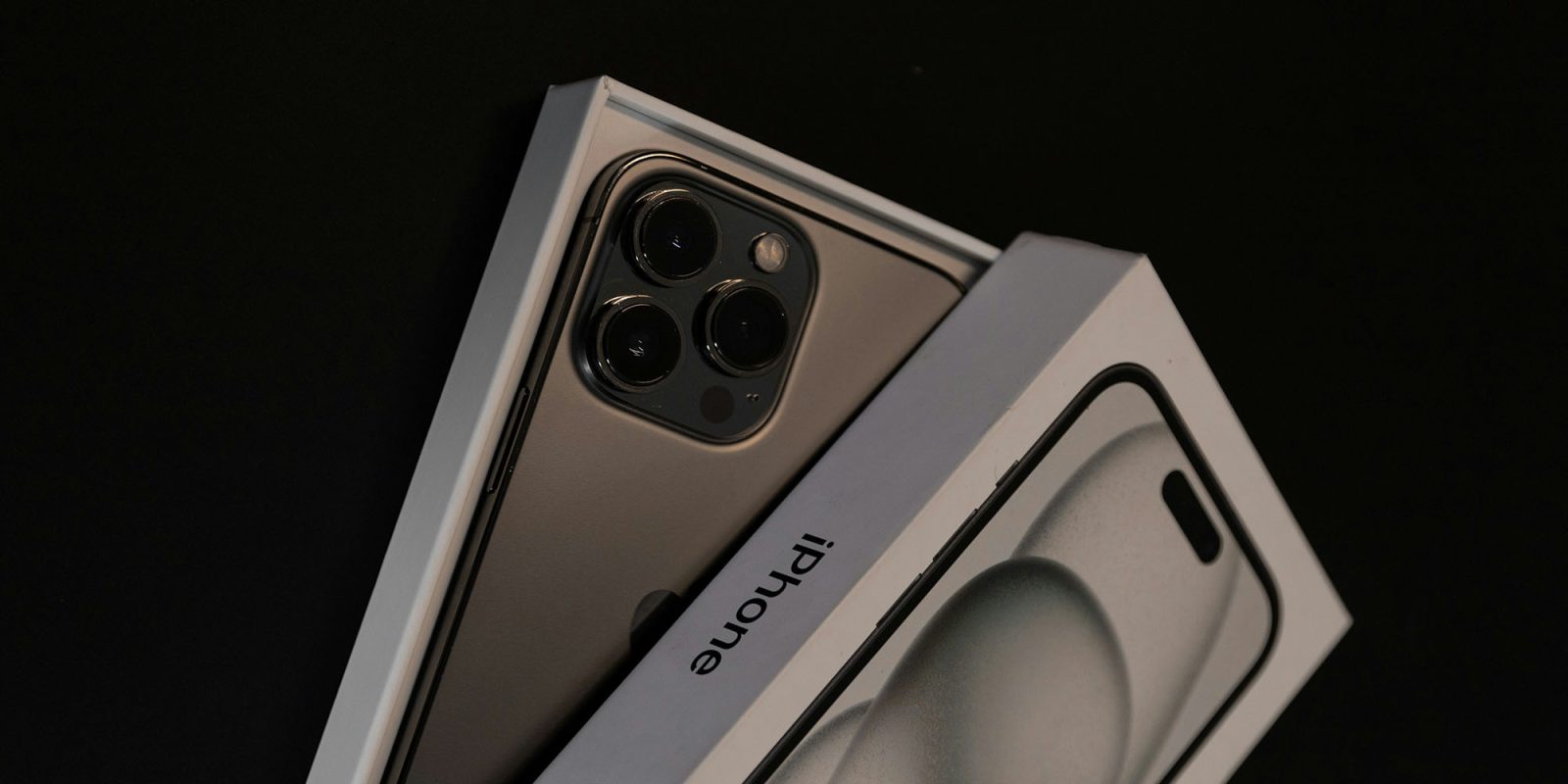 Celebrity-backed iPhone scam | Boxed iPhone 15