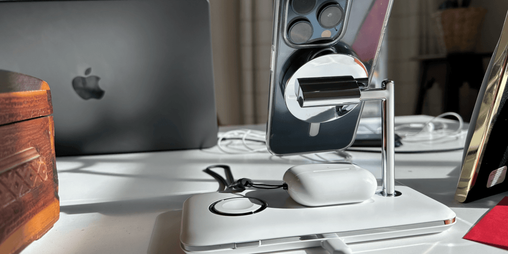 UGREEN 3-in-1 MagSafe dock