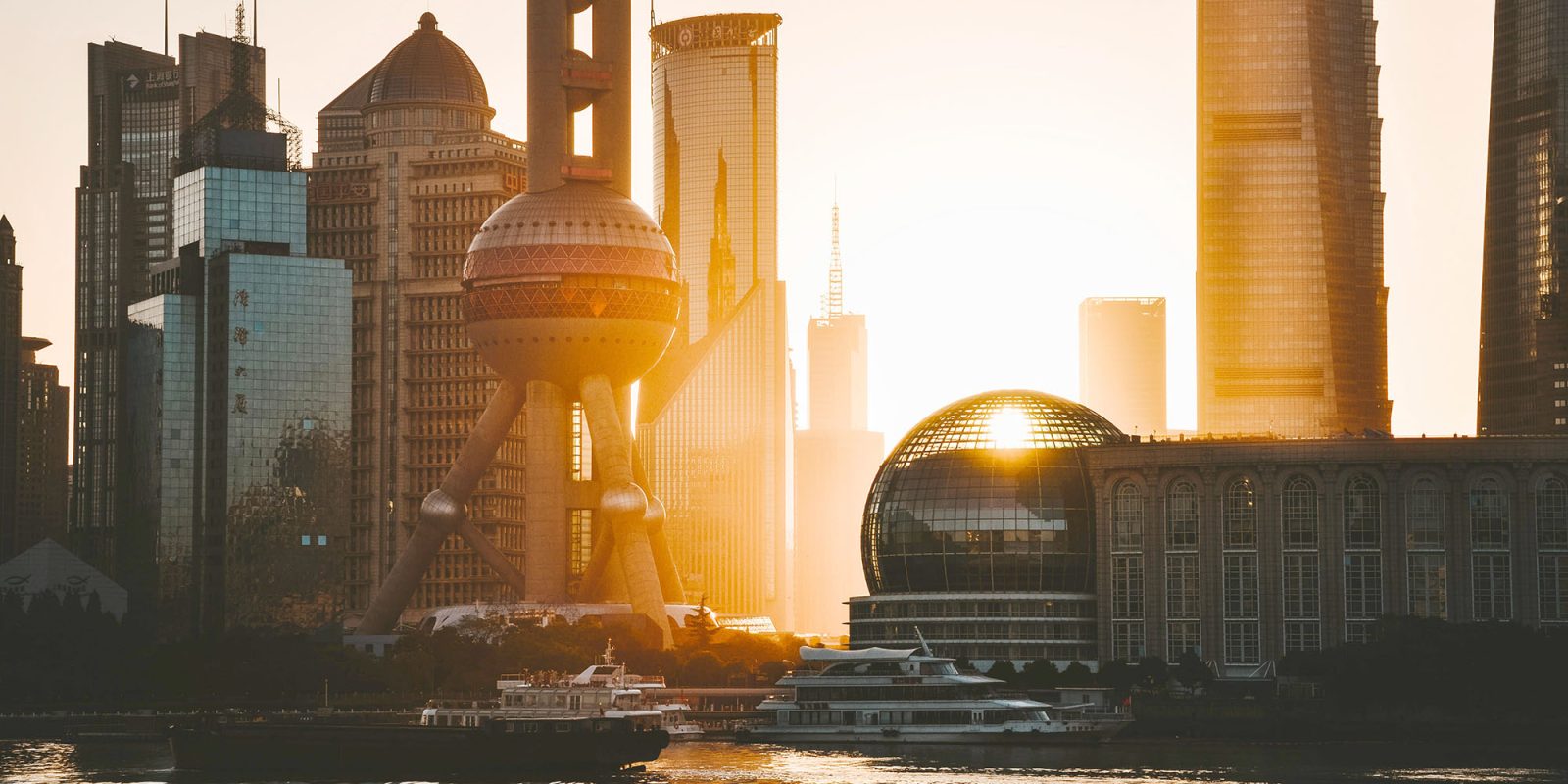 Tim Cook praises China | Waterfront in Shanghai