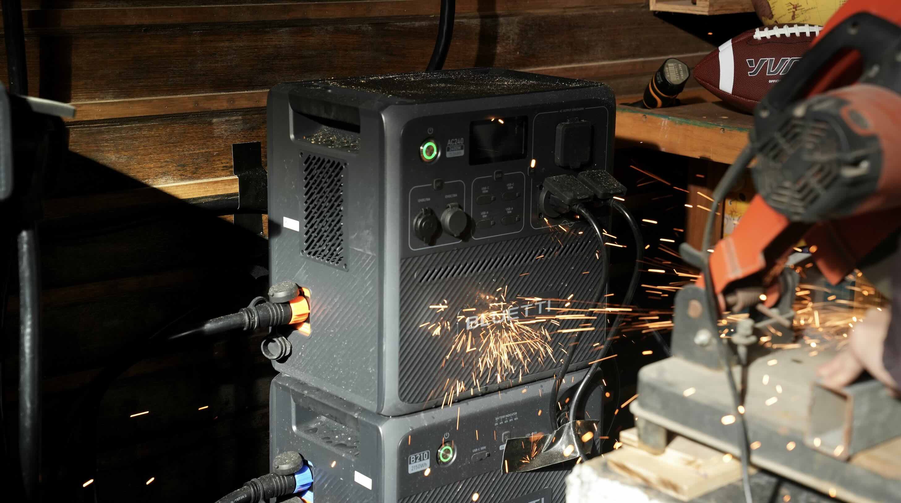 BLUETTI AC240 weatherproof power expandable