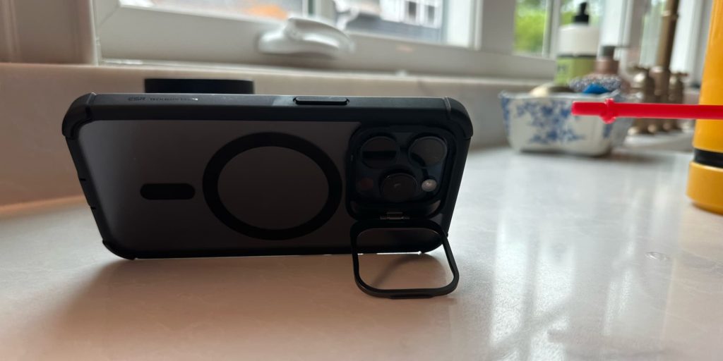 Full-Body Shockproof MagSafe Case ESR