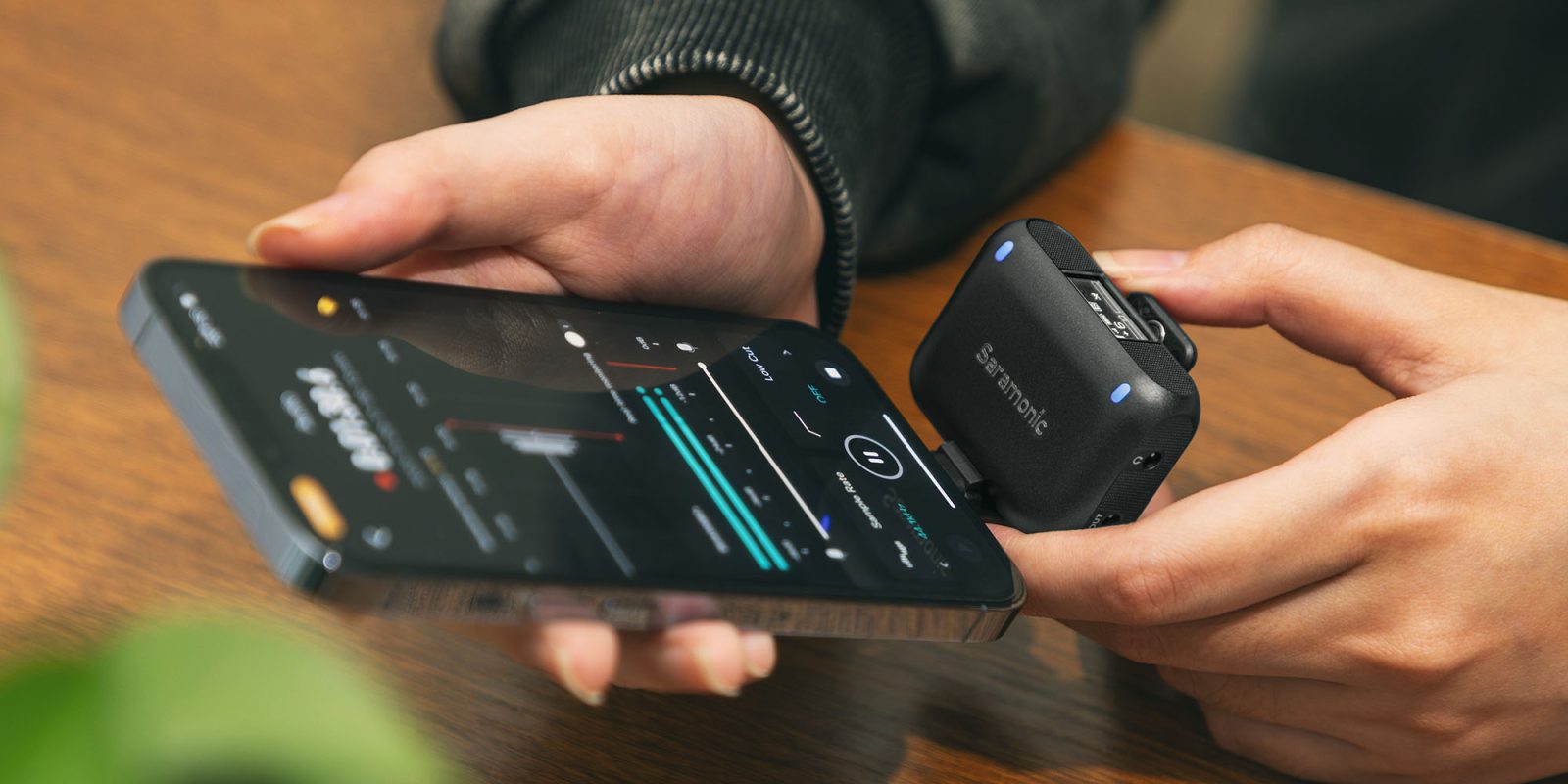 Saramonic Blink 500 B2+ connected to an iPhone