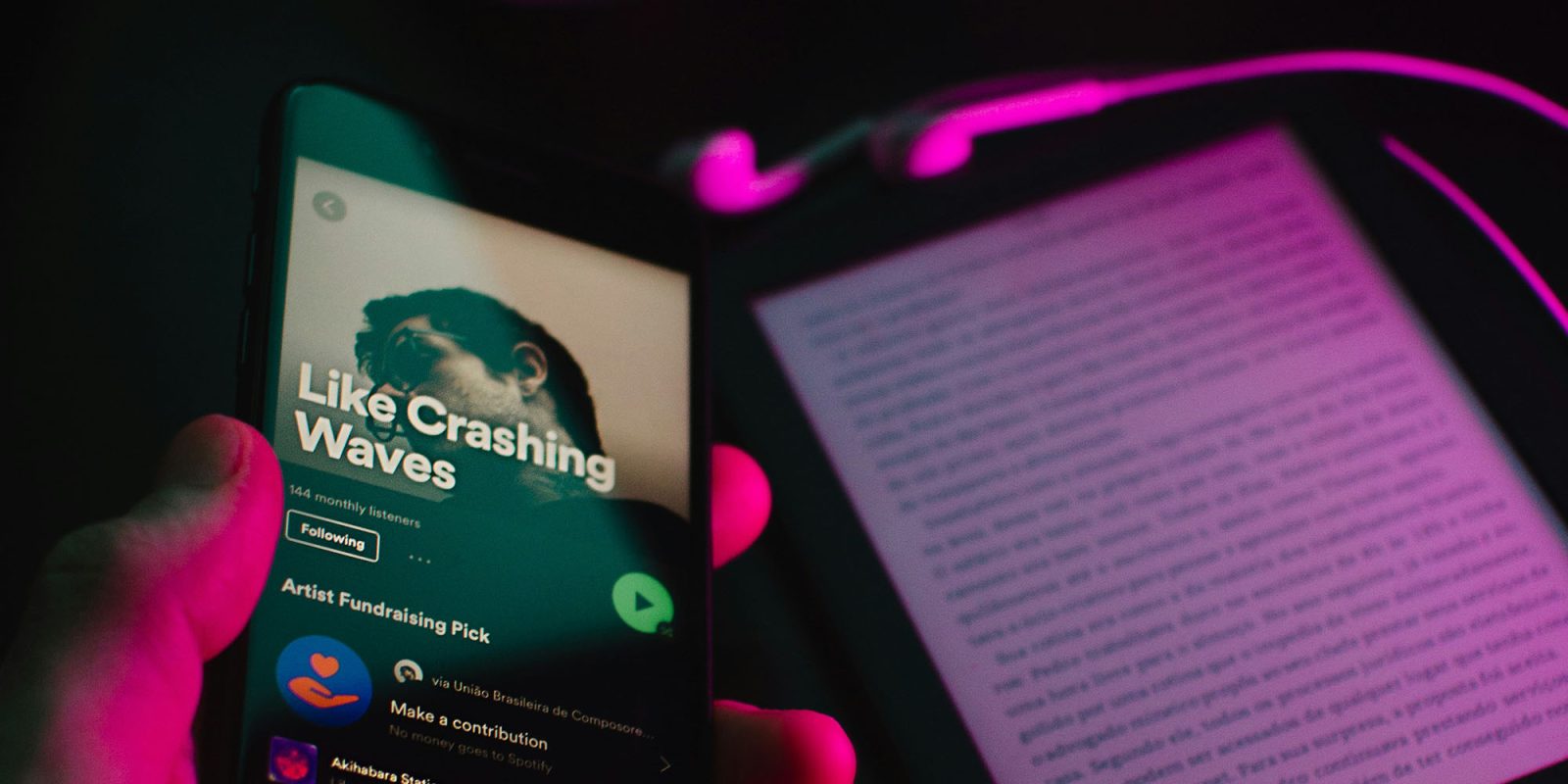 Spotify lyrics are again available for free users | App seen on smartphone