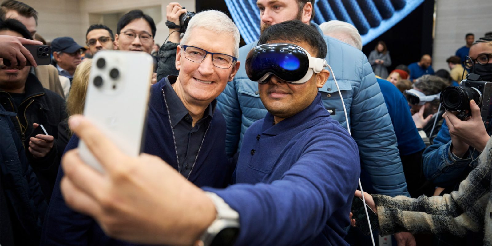 Tim Cook Vision Pro