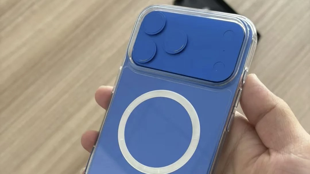 iPhone 17 Pro Max case testing, per pipfix @LusiRoy8 on X